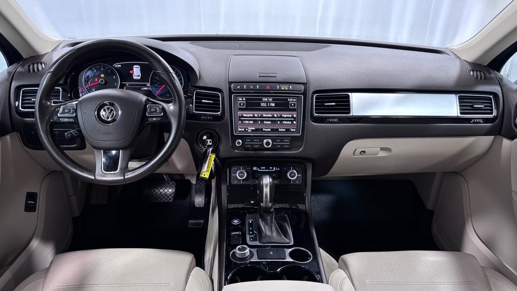 Used 2016 Volkswagen Touareg VR6 AWD/4WD image 10