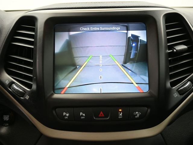 Used 2018 Jeep Cherokee Limited w/ Technology Group image 4