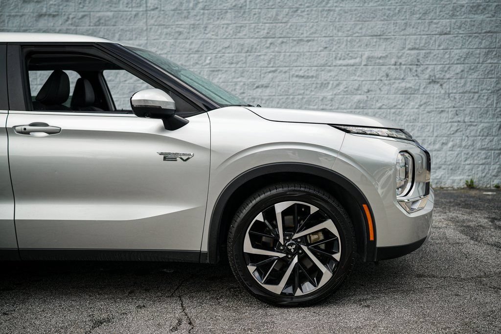 Used 2023 Mitsubishi Outlander LE AWD/4WD image 16