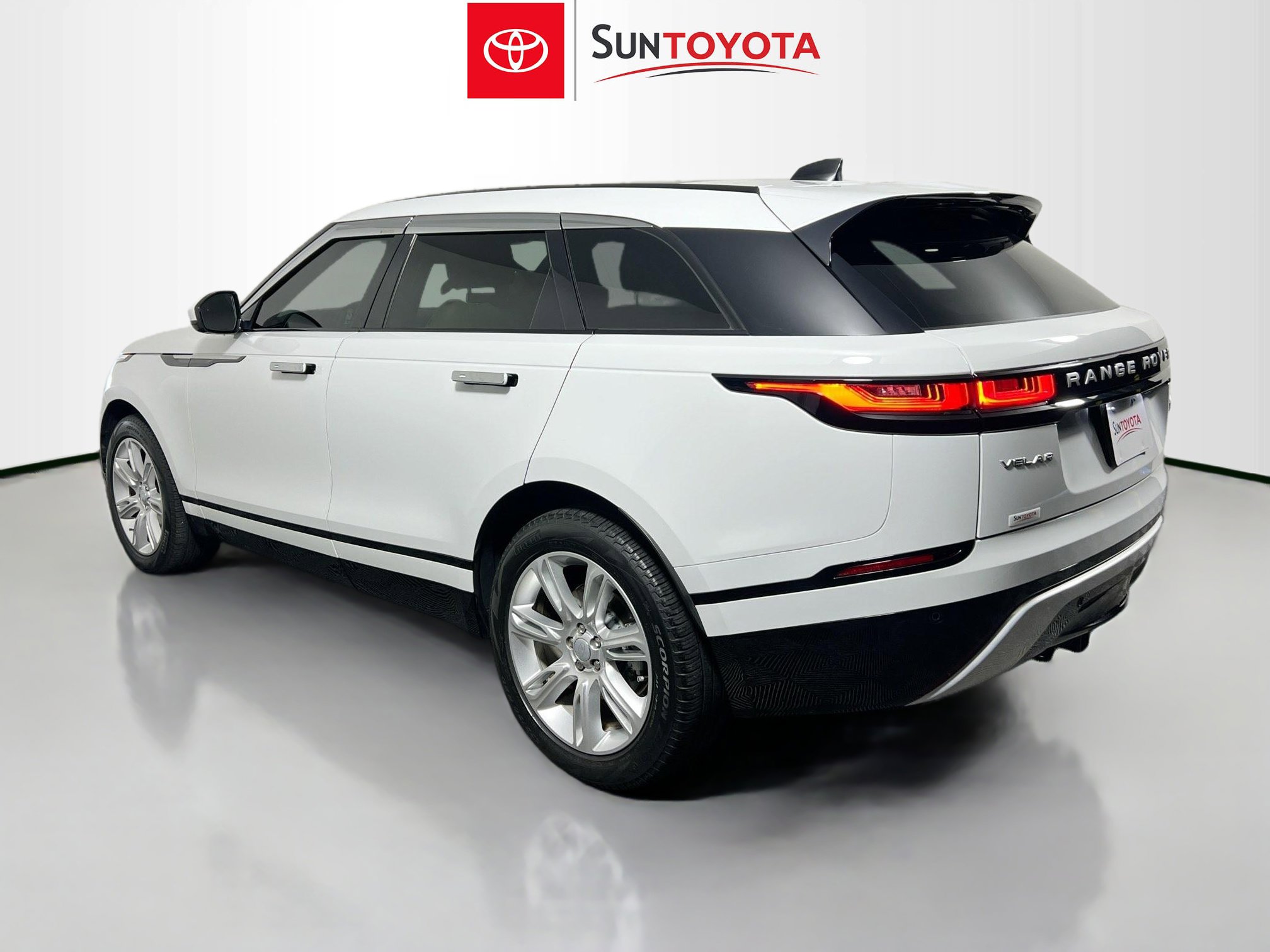 Used 2023 Land Rover Range Rover Velar S image 6