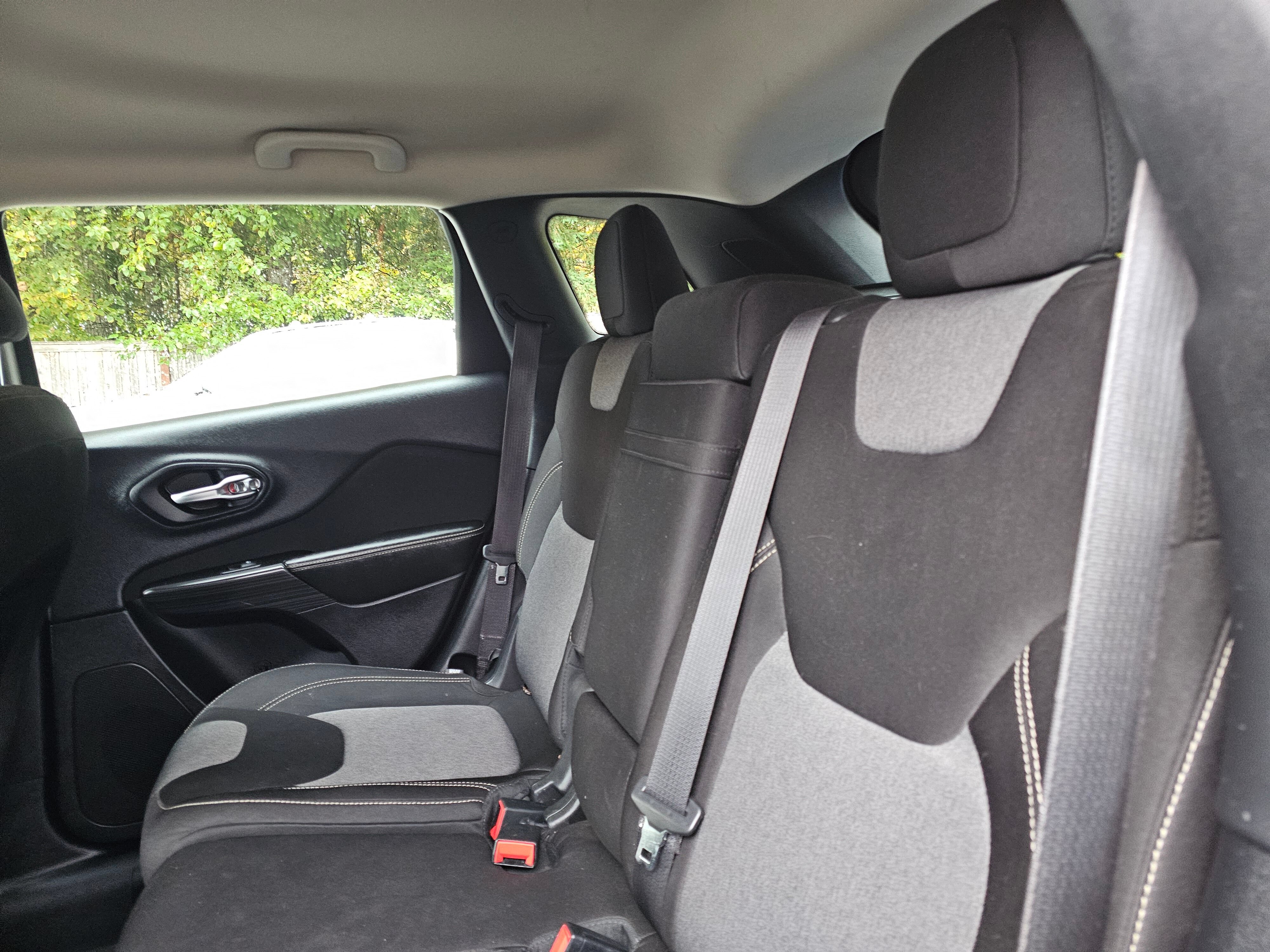 Used 2014 Jeep Cherokee Sport AWD/4WD image 21