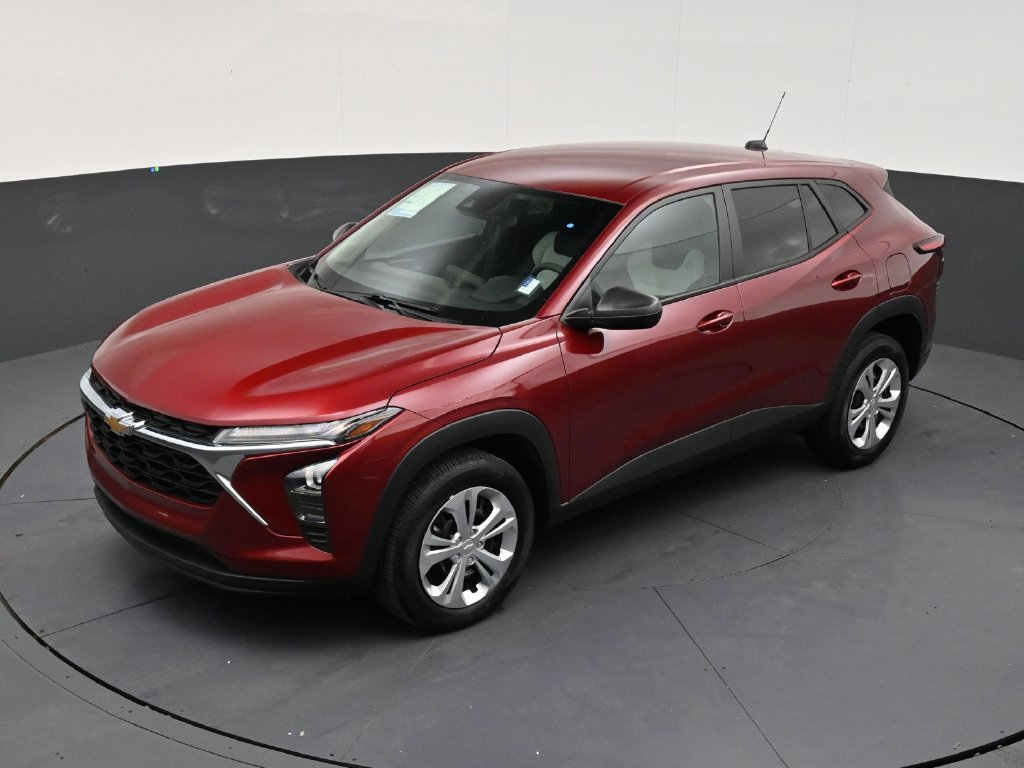 Used 2025 Chevrolet Trax LS FWD image 12