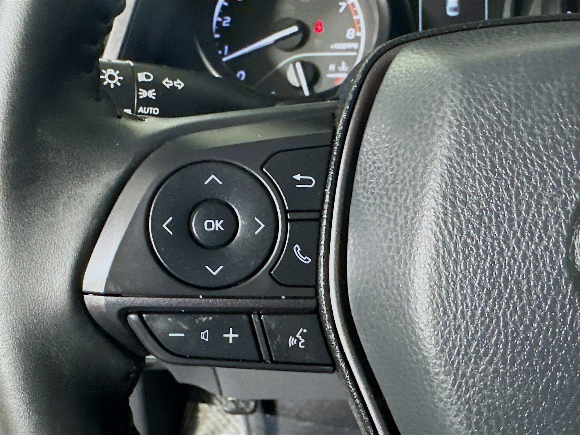 Used 2024 Toyota Camry SE image 16