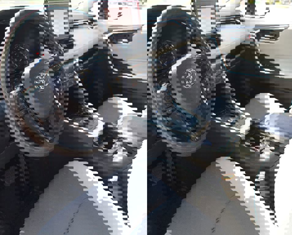 Used 2019 Toyota RAV4 XLE image 13