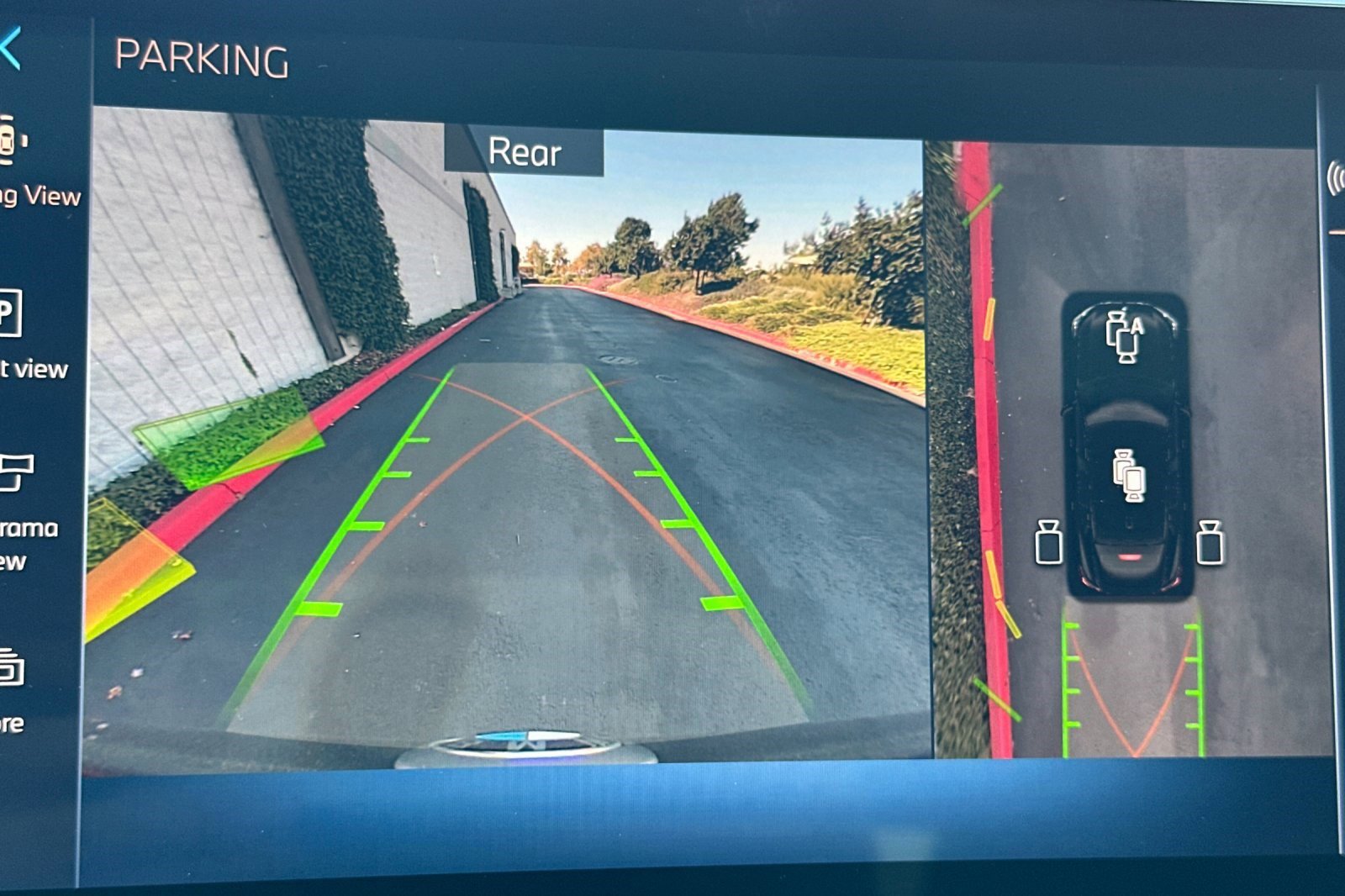 Used 2025 BMW X2 xDrive28i w/ Premium Package image 25