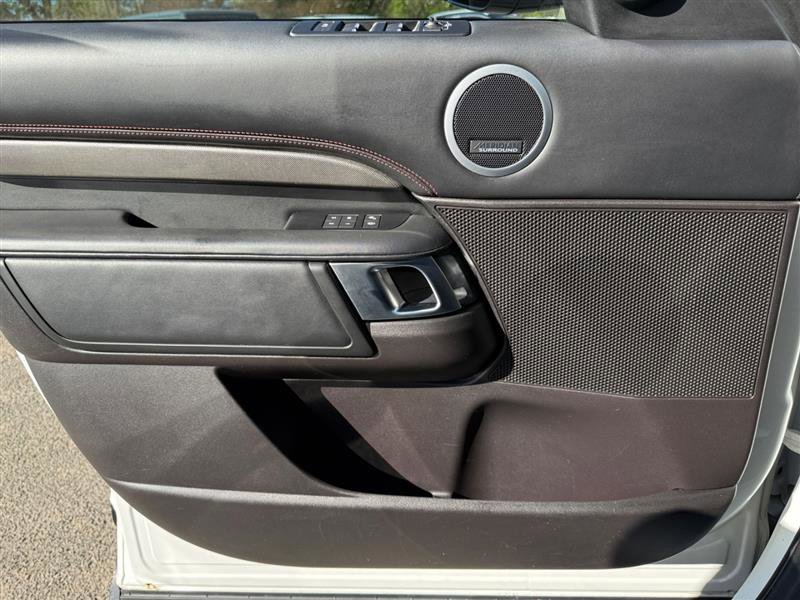 Used 2017 Land Rover Discovery HSE Luxury image 34