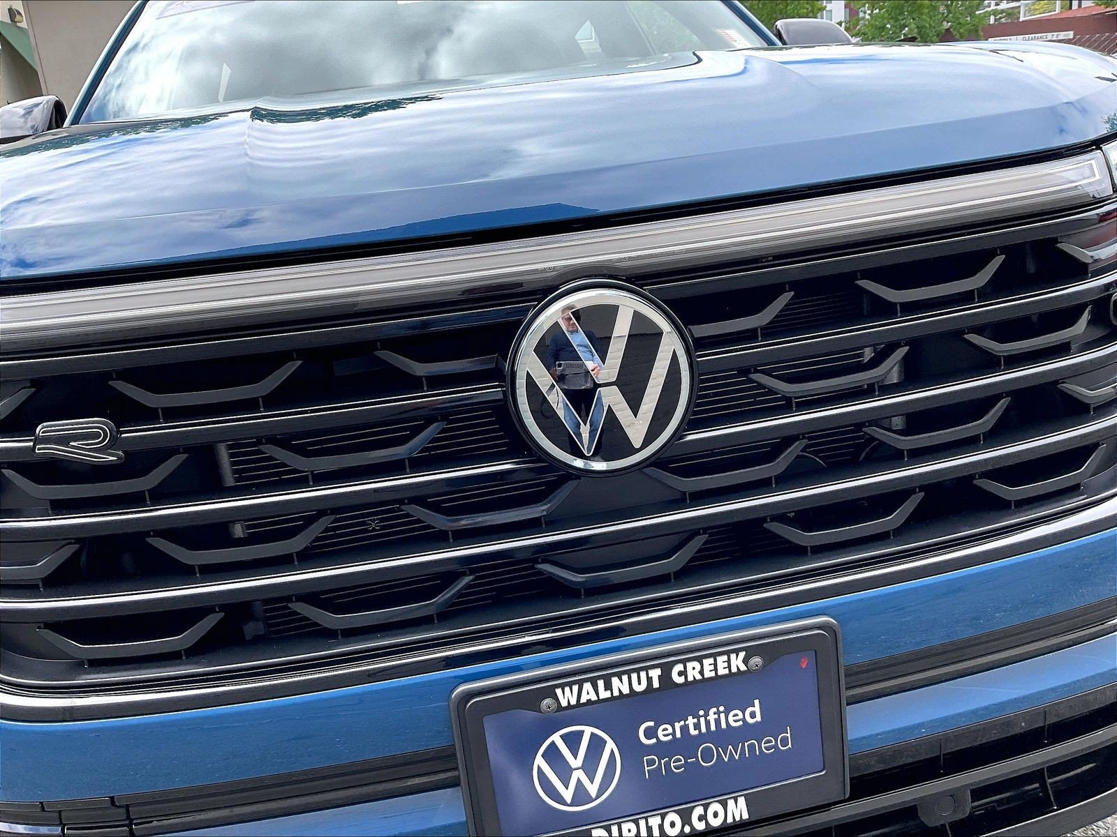 Certified 2025 Volkswagen Atlas Cross Sport SEL R-Line AWD/4WD image 30