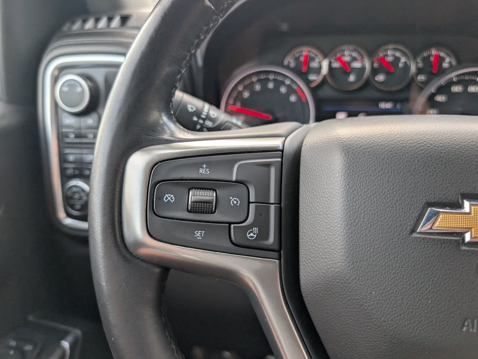 Used 2019 Chevrolet Silverado 1500 LTZ w/ LTZ Convenience Package AWD/4WD image 22