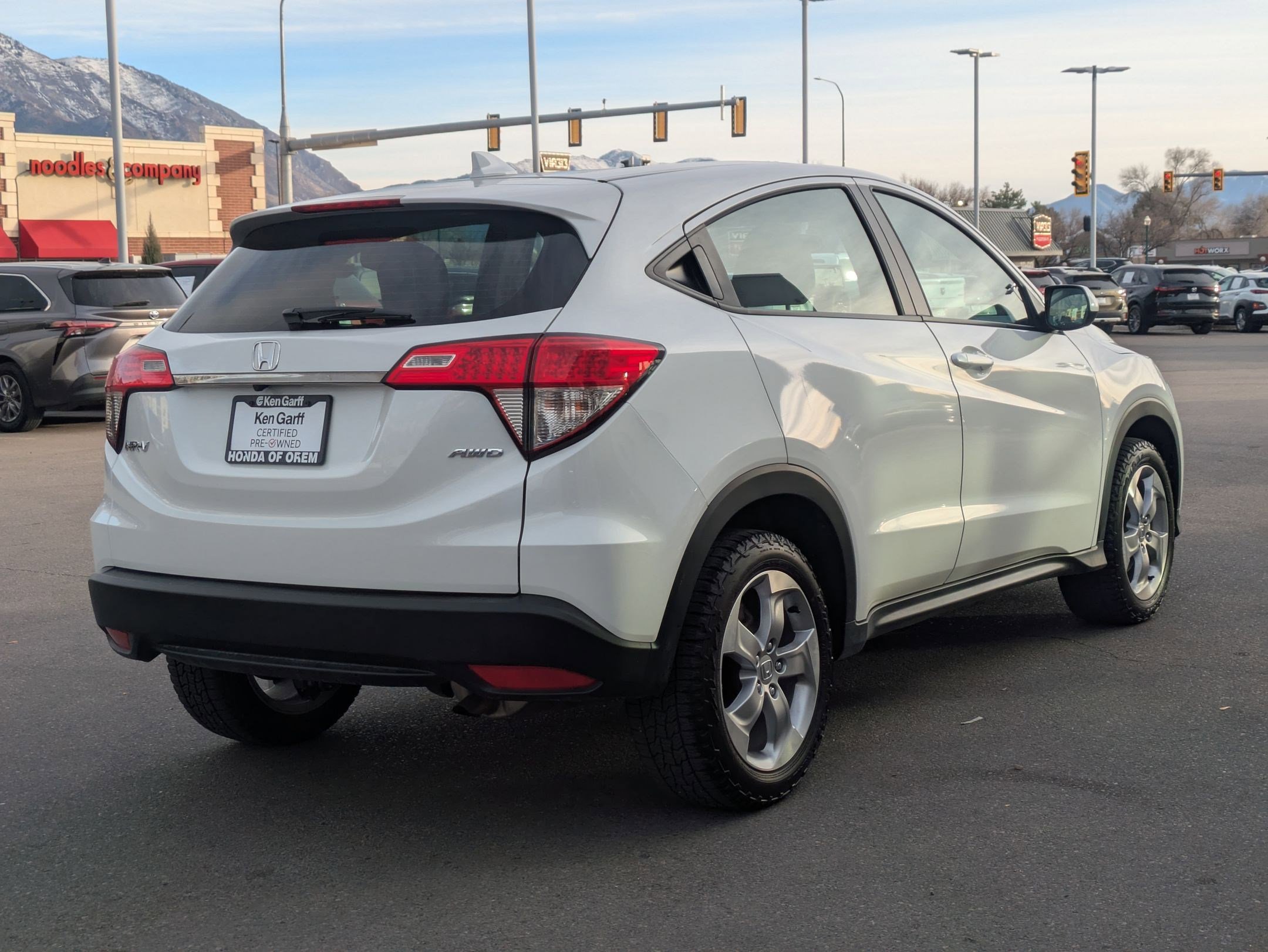 Used 2021 Honda HR-V LX image 3