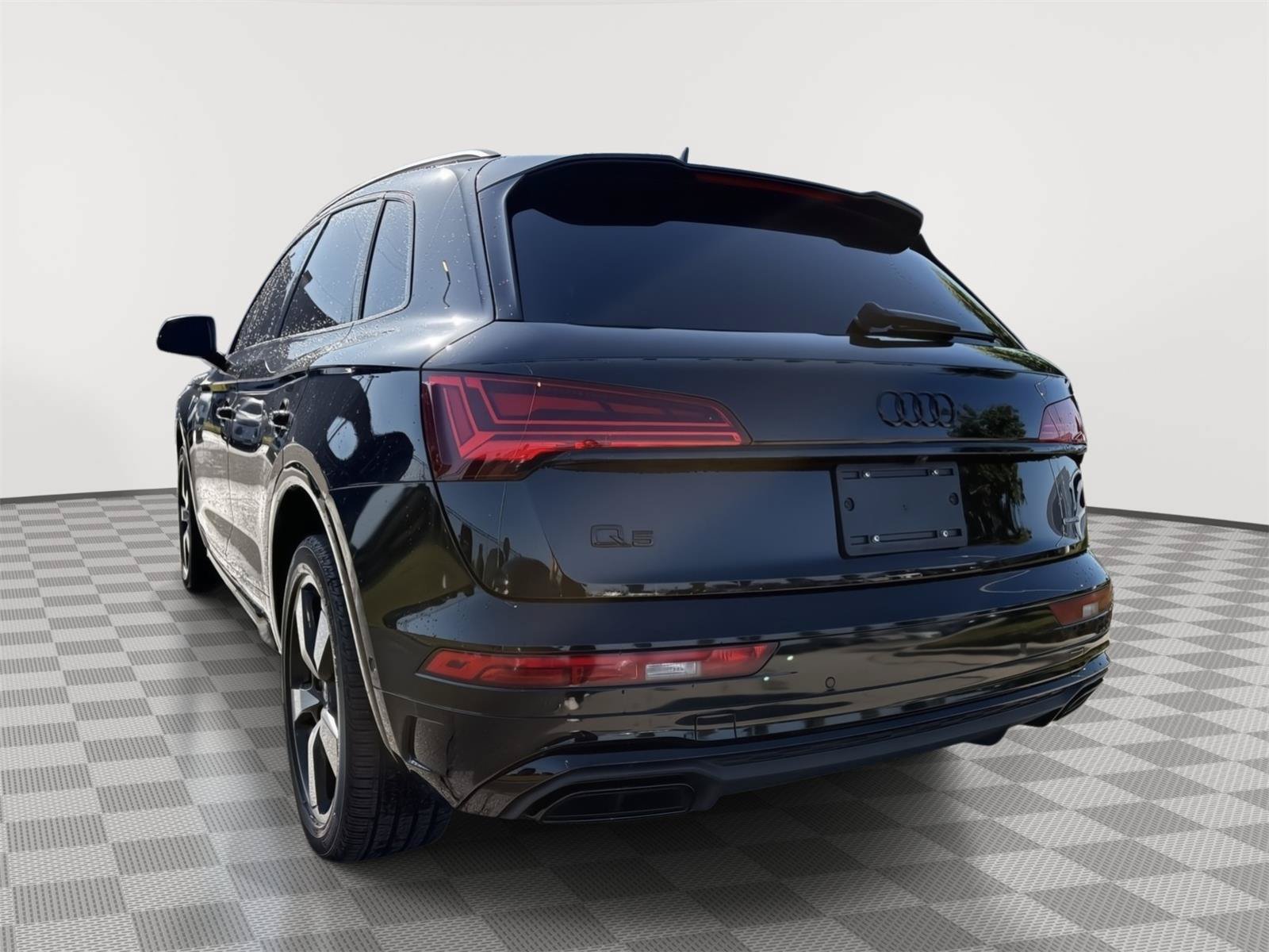 Certified 2023 Audi Q5 2.0T Prestige w/ Prestige Package AWD/4WD image 3