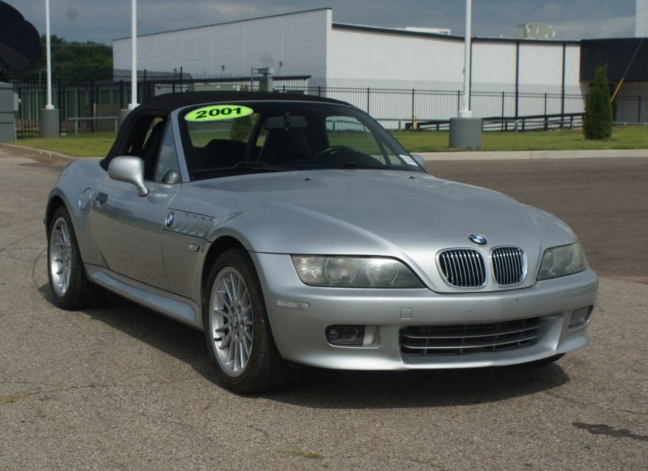 Used 2001 BMW Z3 3.0i RWD image 2