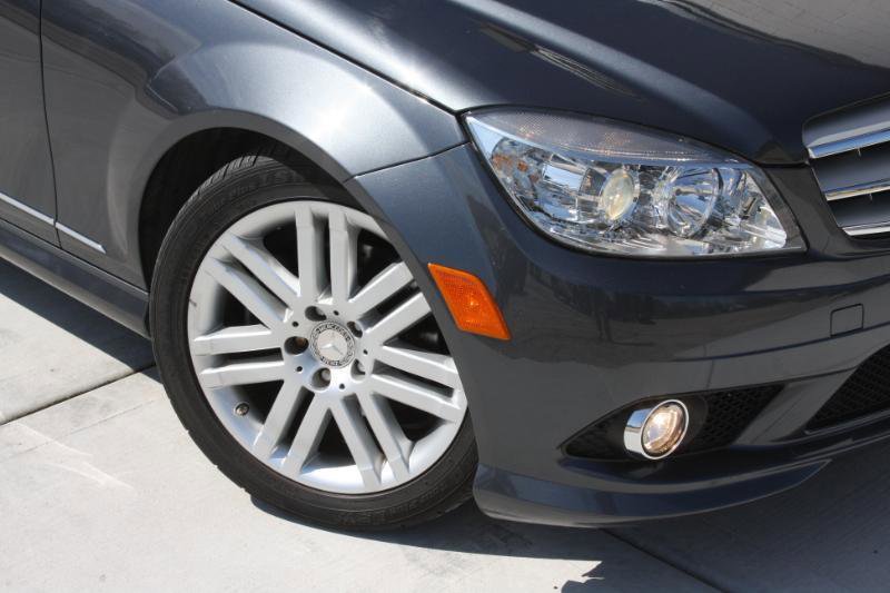 Used 2009 Mercedes-Benz C 300 Sport image 5