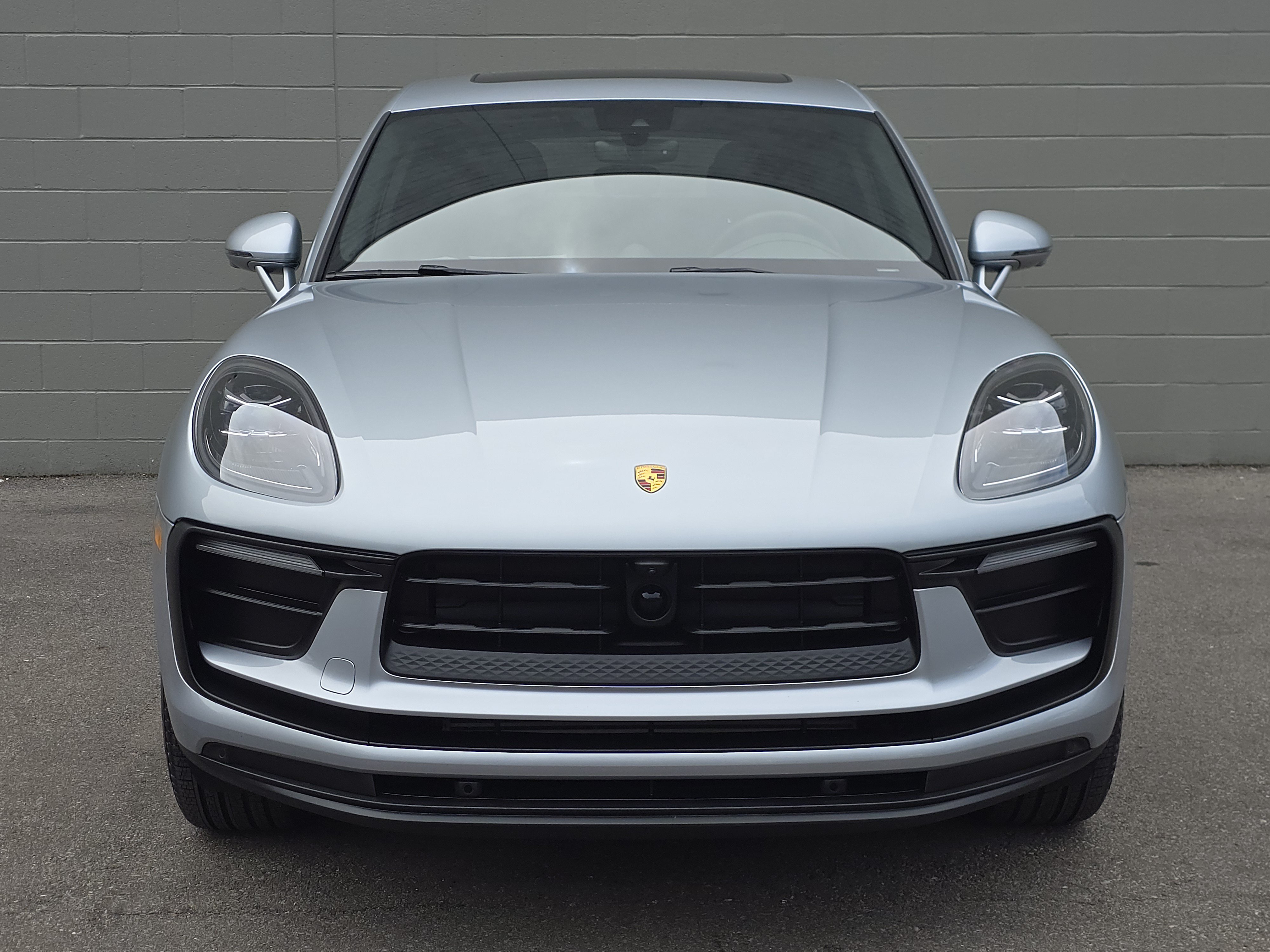 Certified 2026 Porsche Macan AWD/4WD image 12