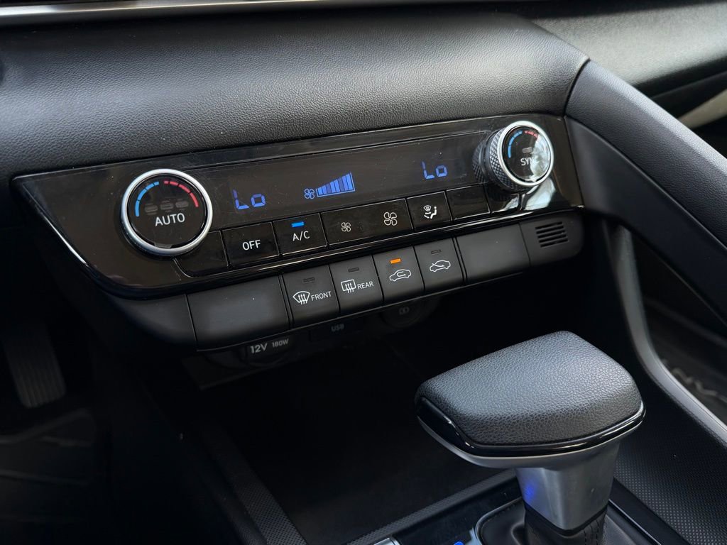 Used 2022 Hyundai Elantra SEL w/ Preferred Accessory Package image 21