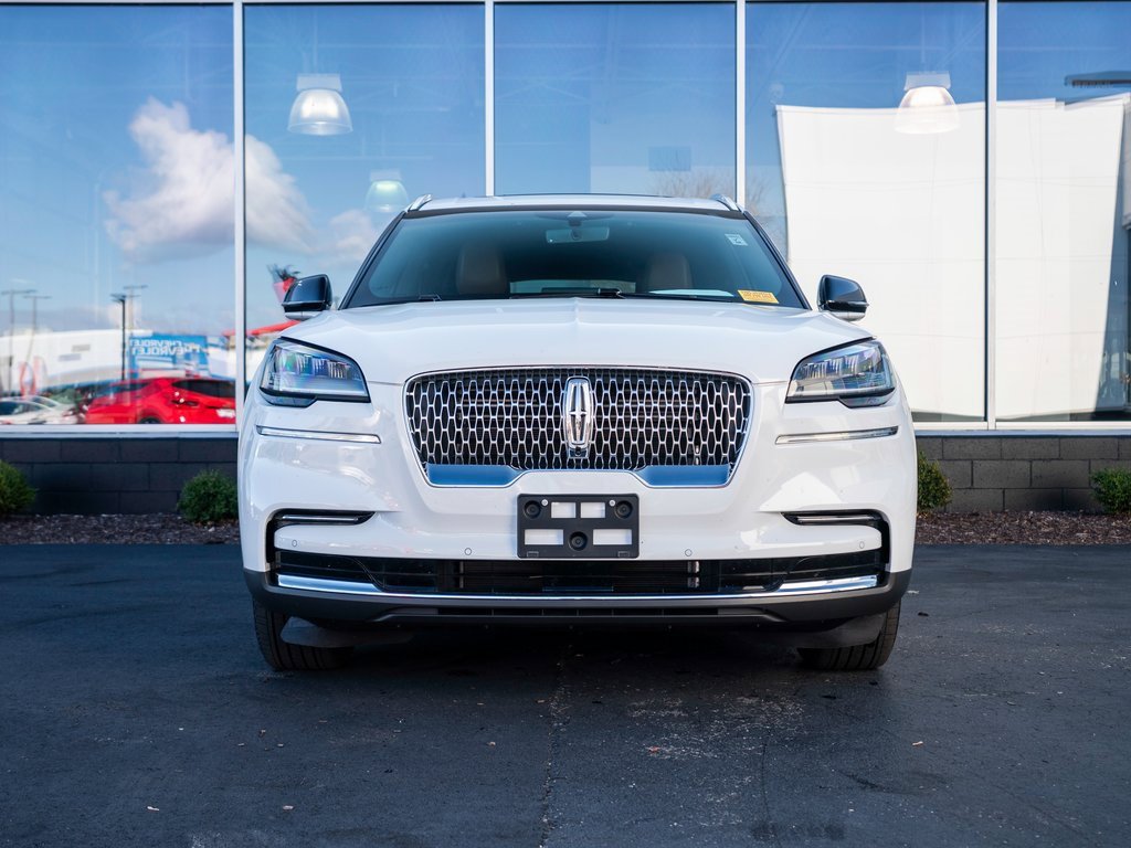 Used 2024 Lincoln Aviator Reserve w/ Elements Package Plus image 2