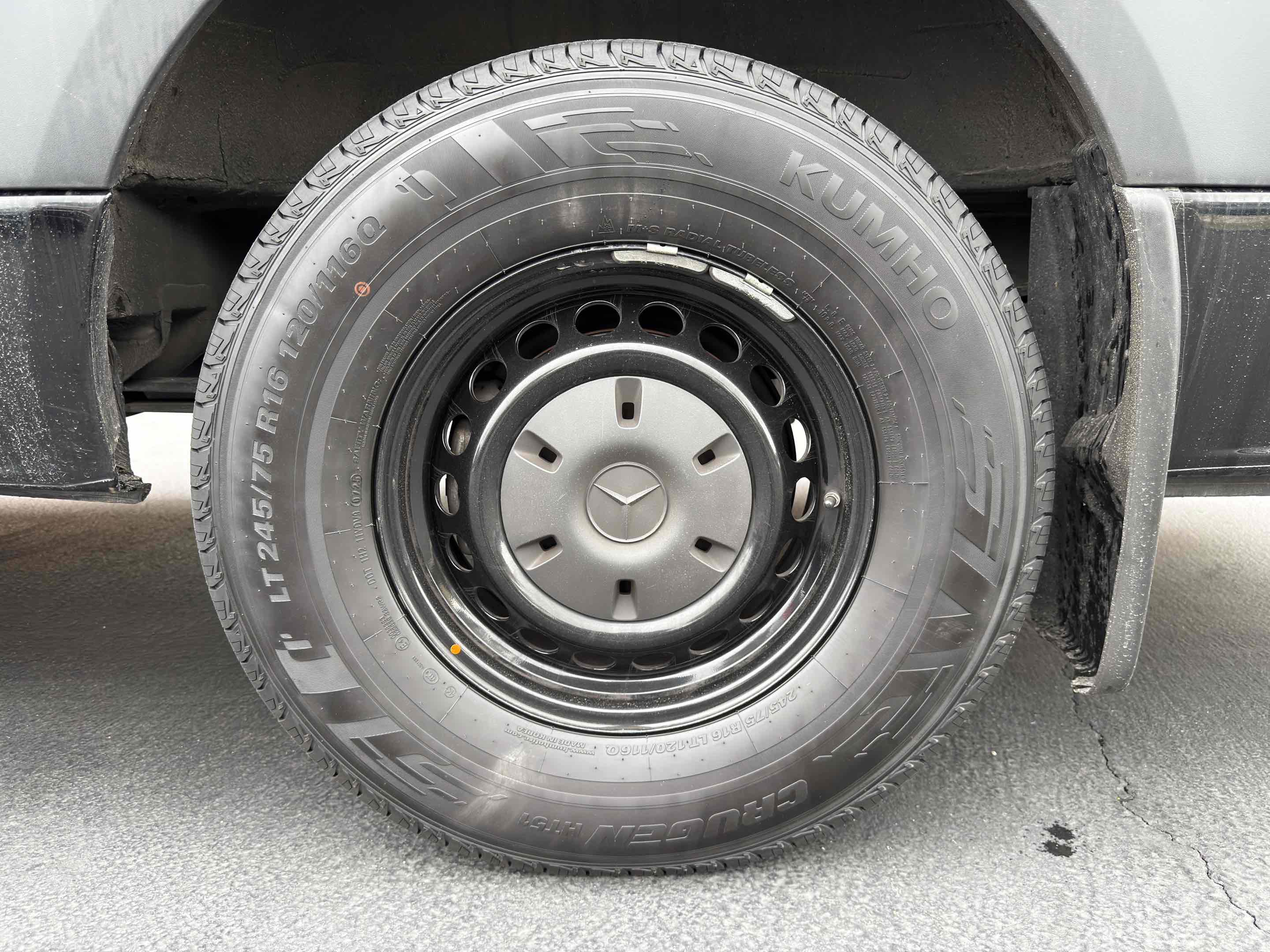 Used 2023 Mercedes-Benz Sprinter 2500 image 13