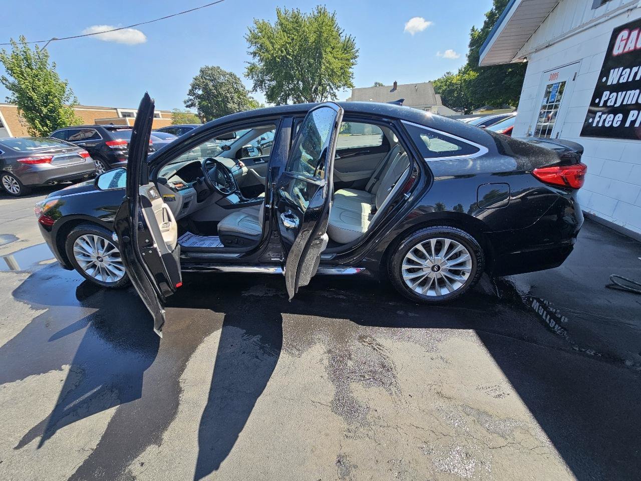 Used 2015 Hyundai Sonata Limited w/ Option Group 06 FWD image 23