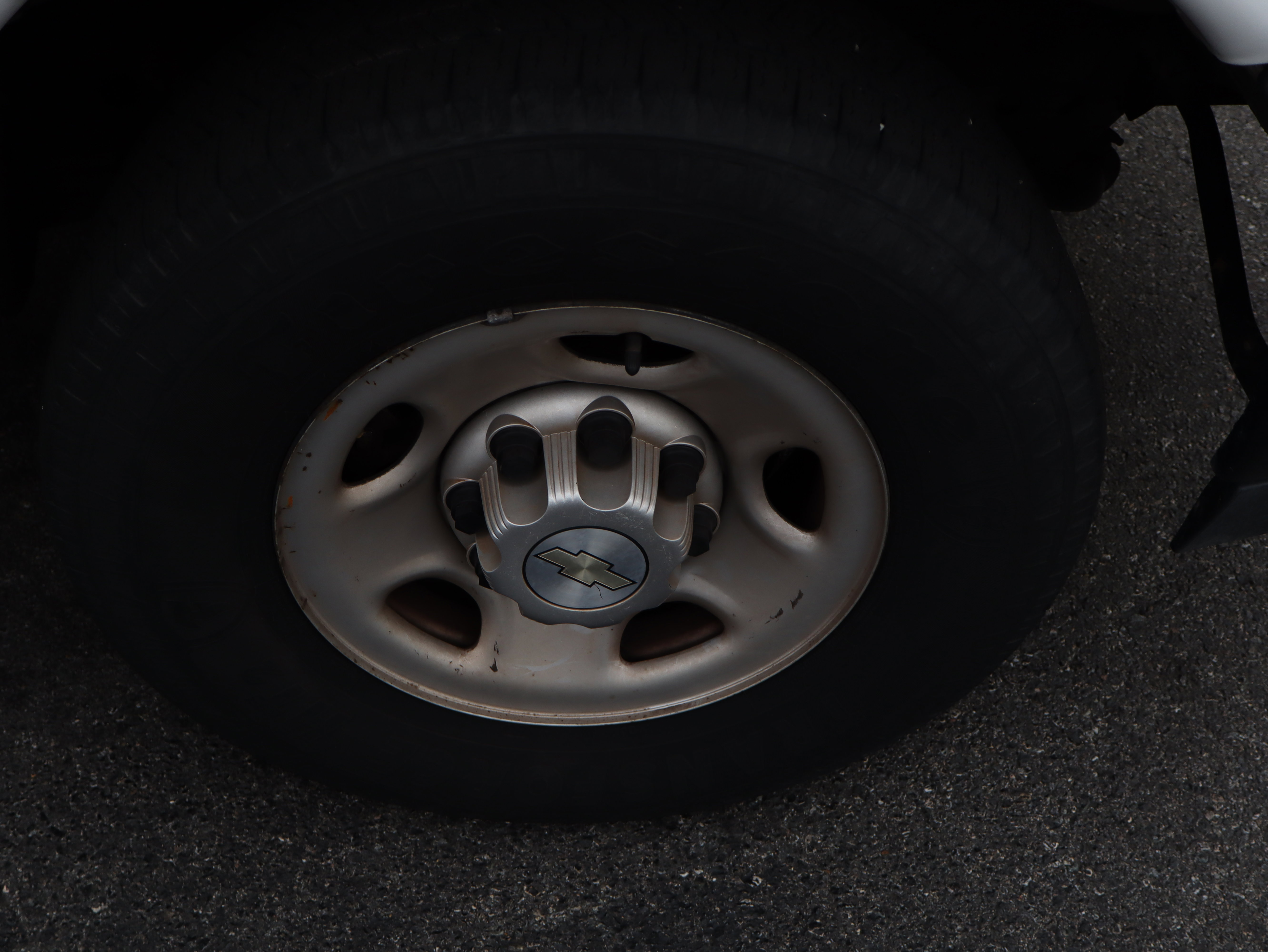 Used 2021 Chevrolet Express 2500 Extended w/ Driver Convenience Package image 9