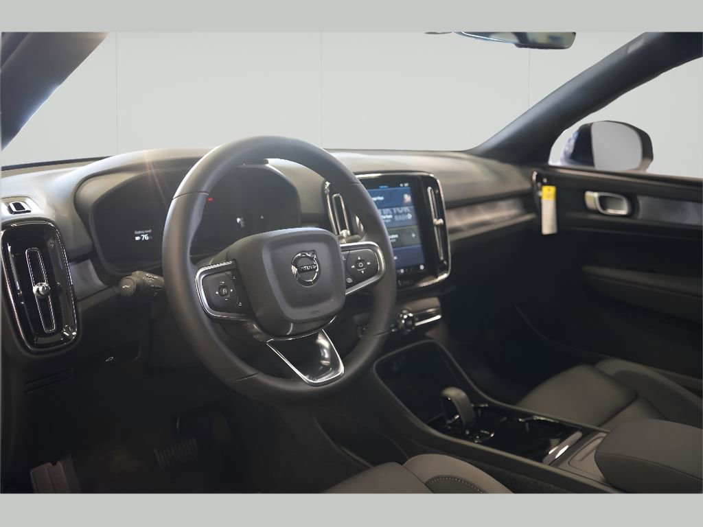 New 2025 Volvo EX40 Core w/ Climate Package image 17