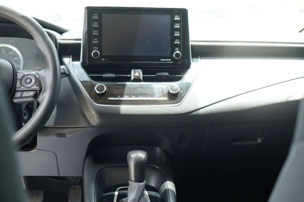 Used 2021 Toyota Corolla LE image 22