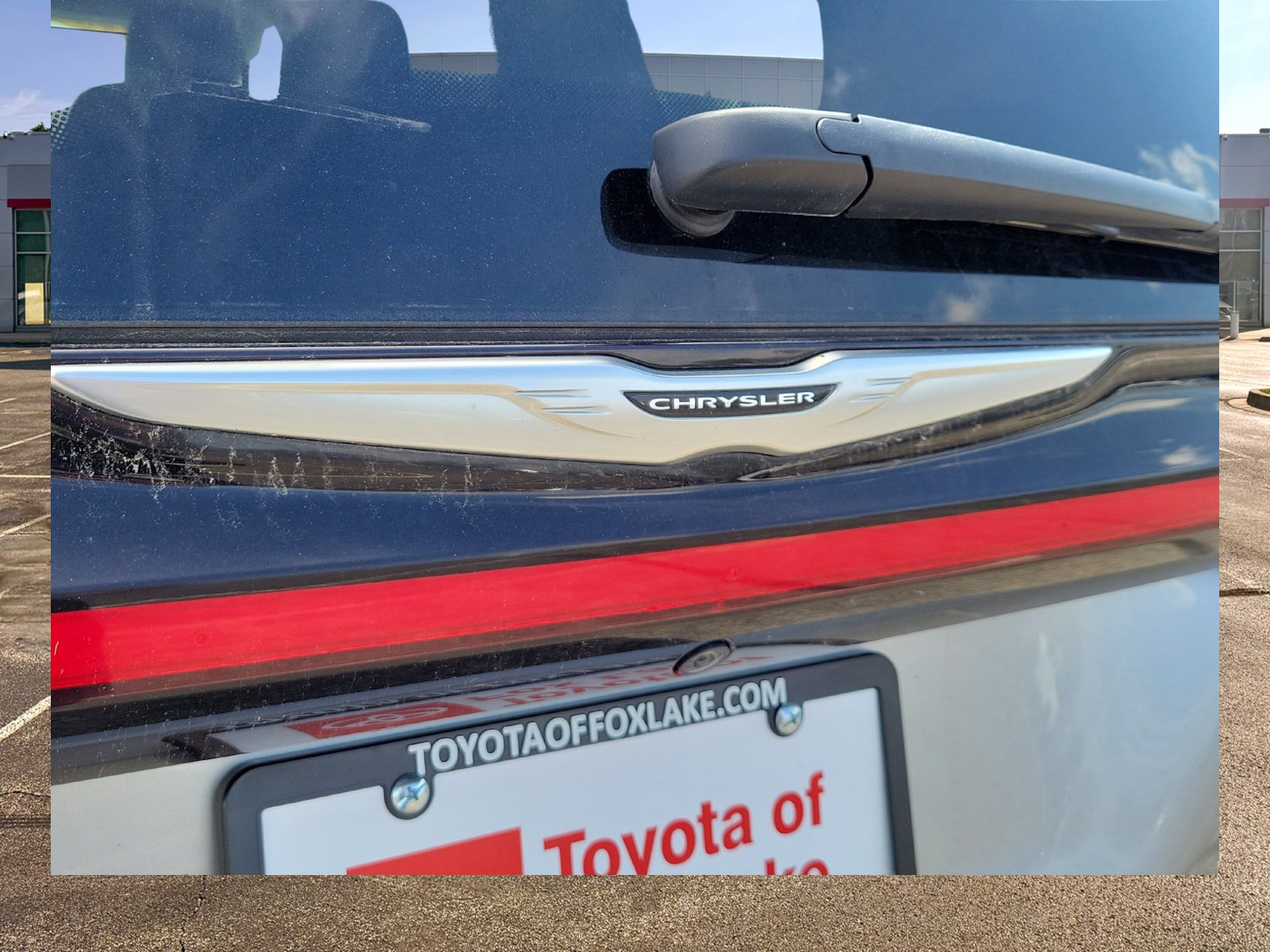 Used 2023 Chrysler Pacifica Touring-L FWD image 6