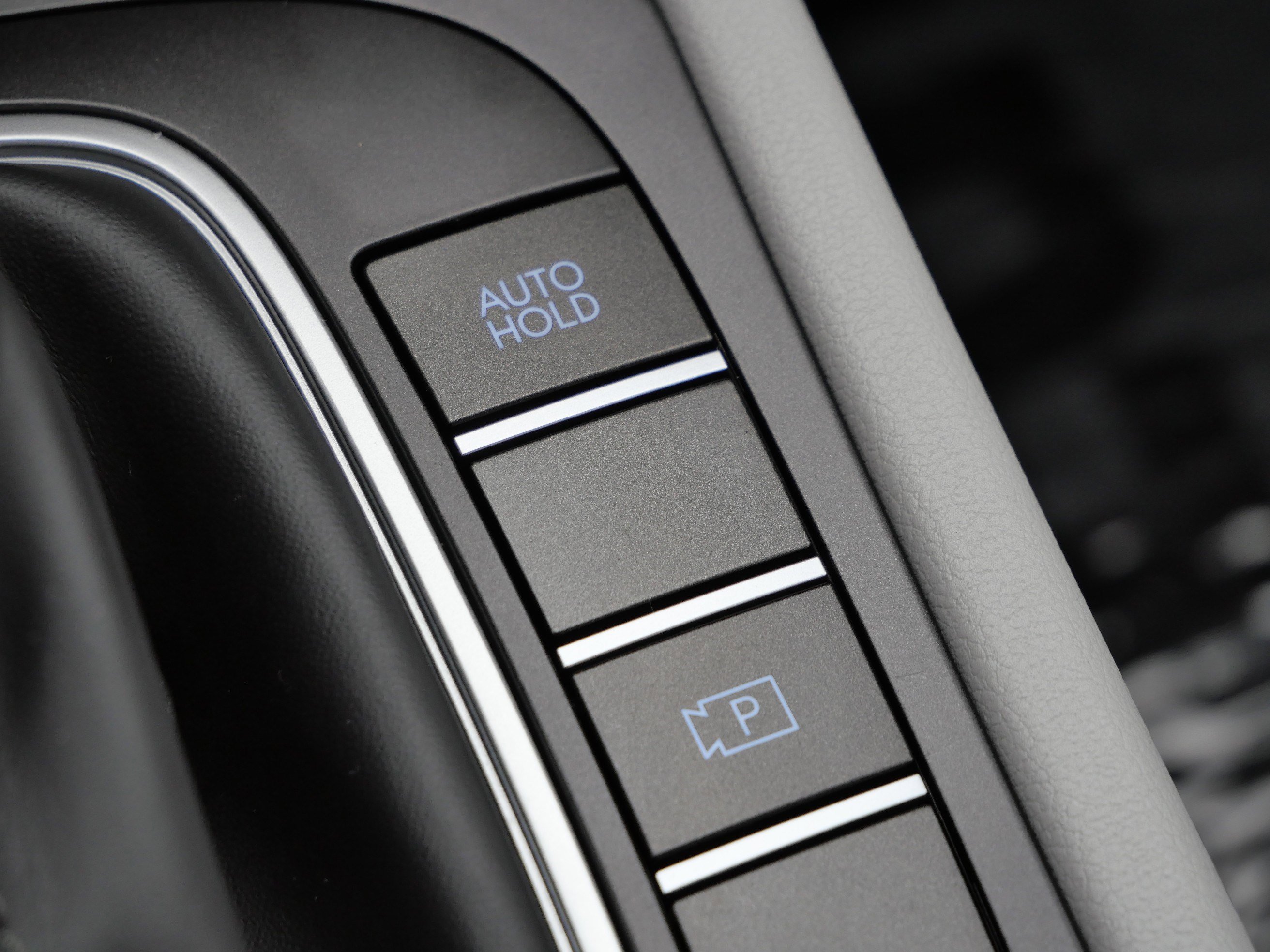 Certified 2025 Hyundai Kona SEL image 30