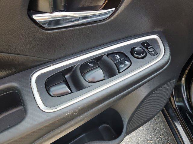 Used 2020 Nissan Versa SR w/ Convenience Package FWD image 13