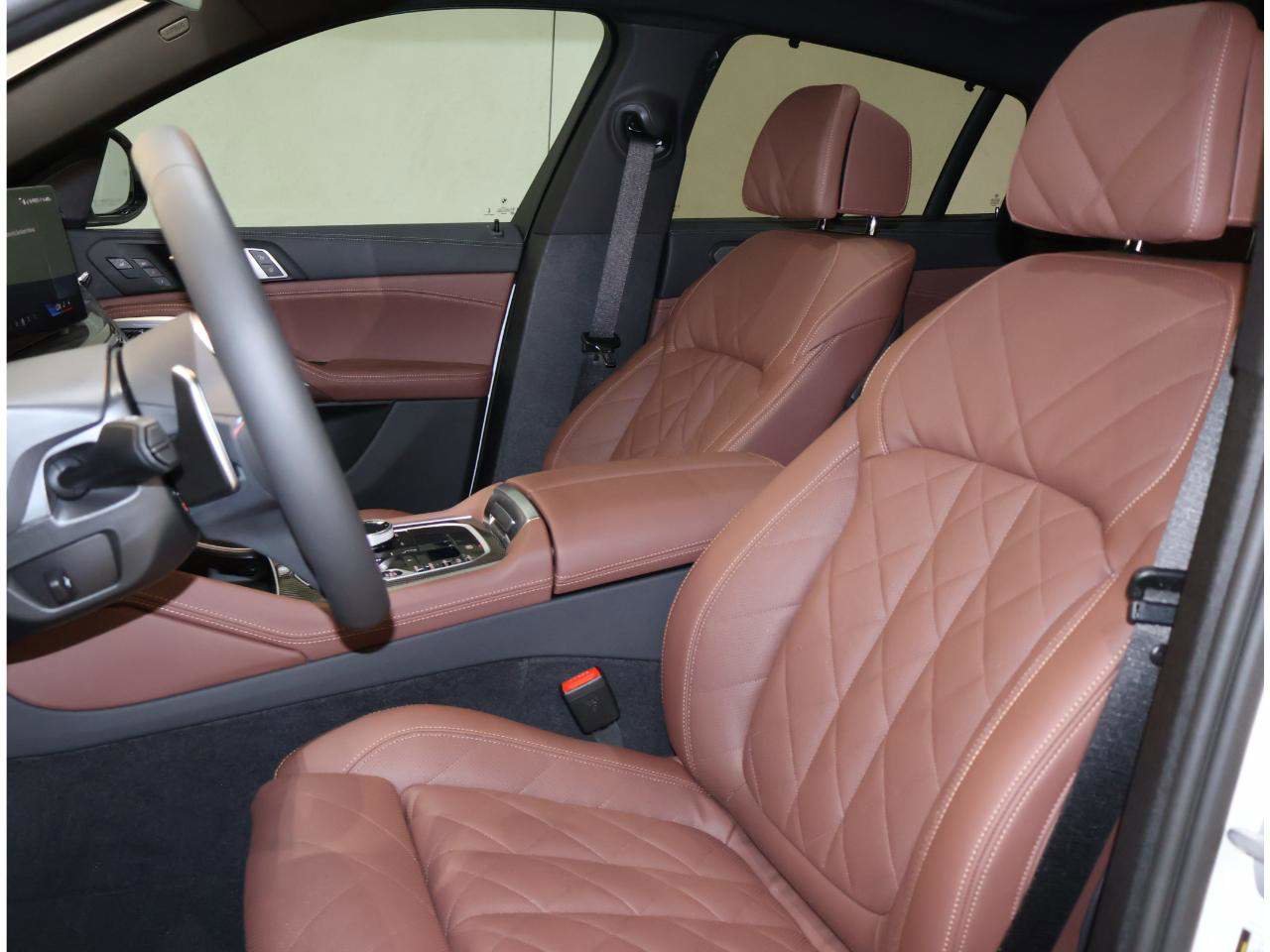New 2027 BMW X6 M60i AWD/4WD image 13