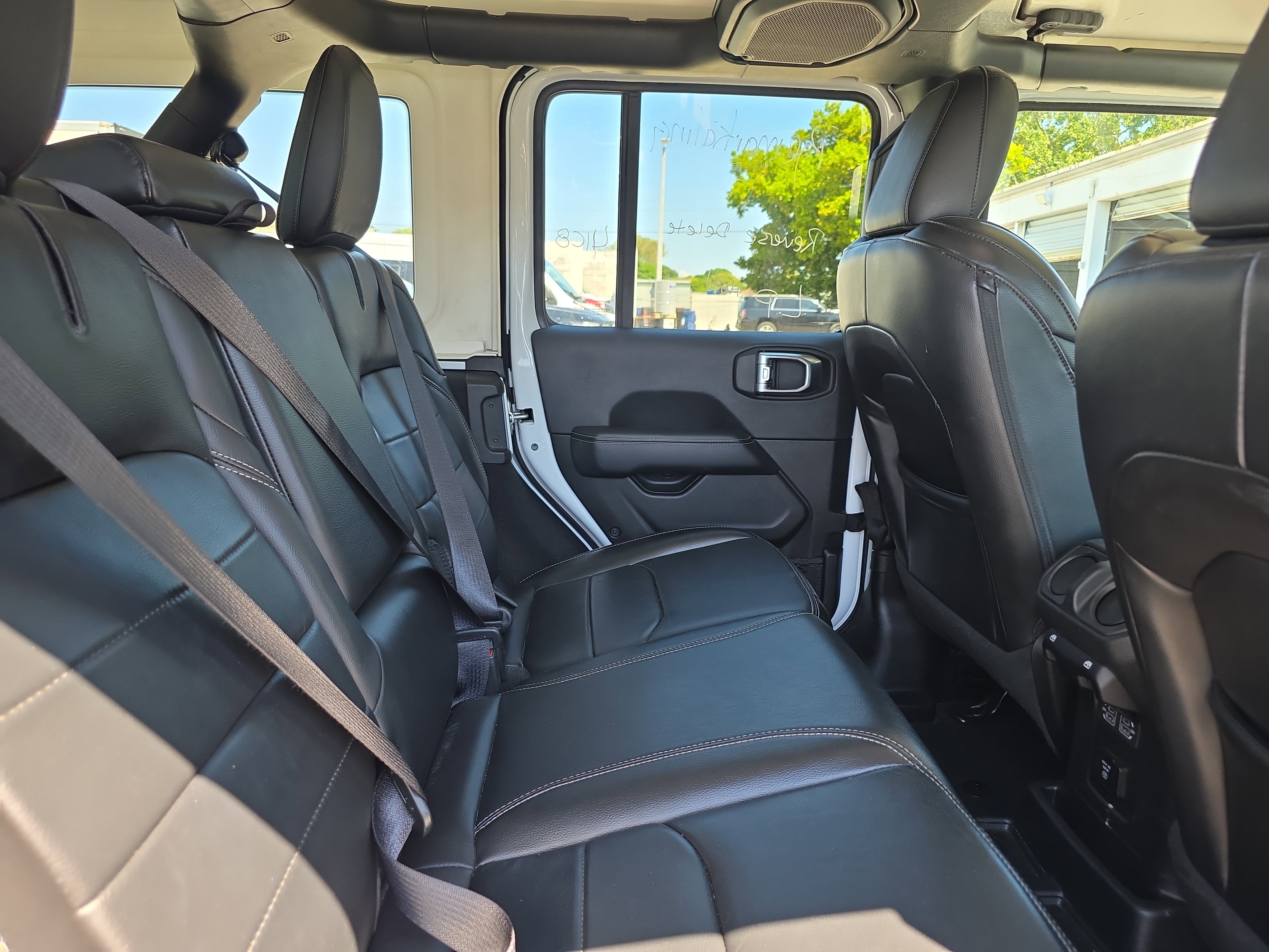 Used 2023 Jeep Wrangler Sahara image 13