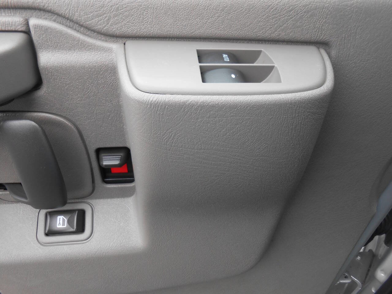 Used 2016 Chevrolet Express 3500 LT w/ LT Preferred Equipment Group image 18