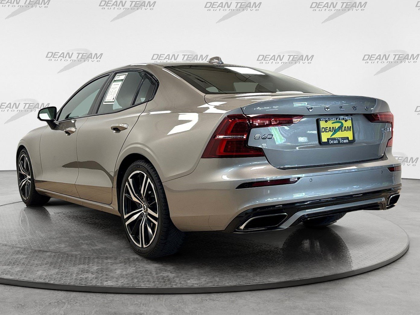 Used 2019 Volvo S60 T6 R-Design AWD/4WD image 6