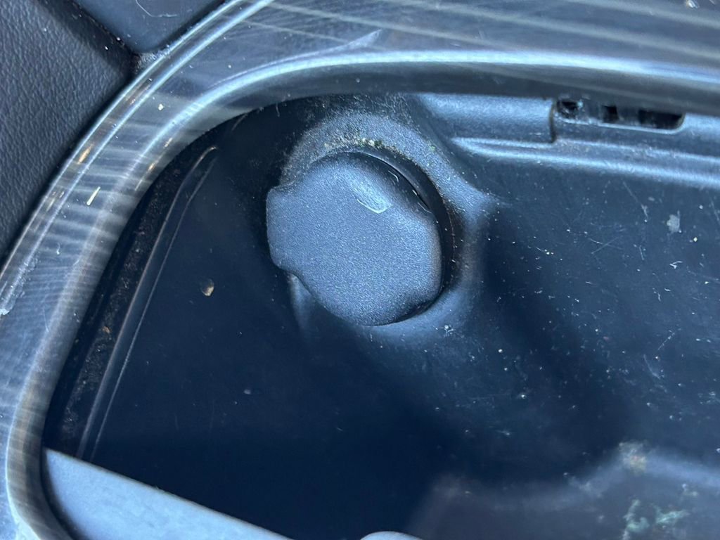 Used 2019 Buick Envision Essence image 35