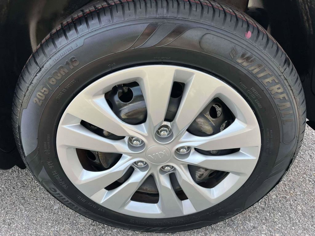 Used 2020 Kia Soul LX image 34