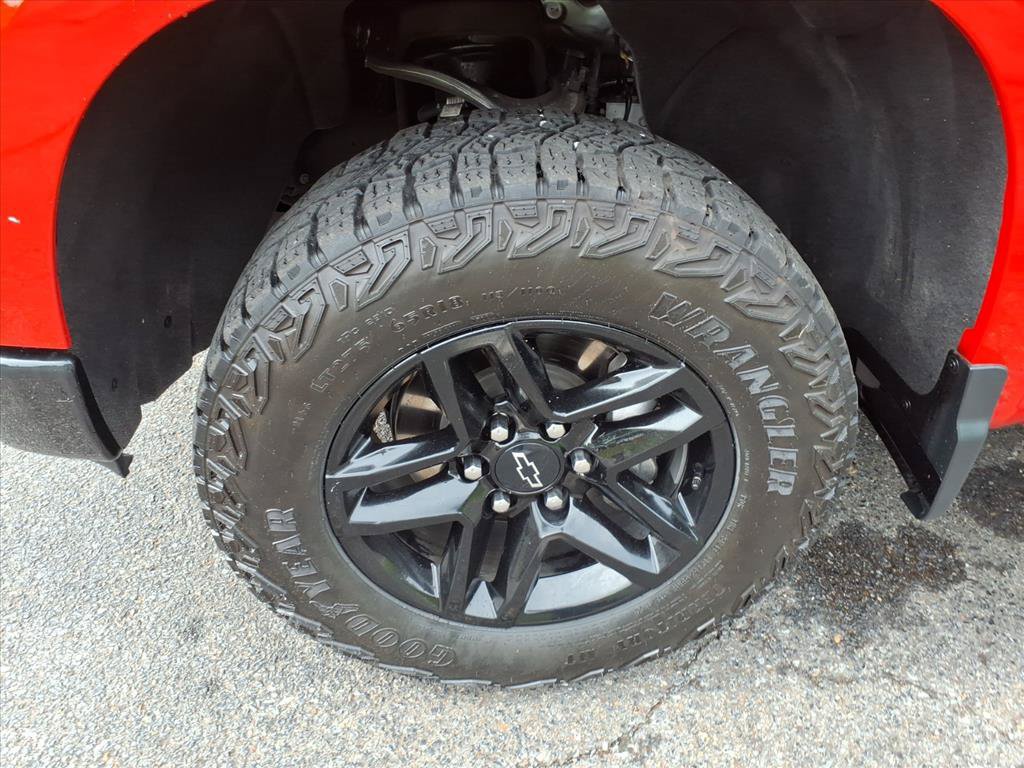 Used 2024 Chevrolet Silverado 1500 LT Trail Boss w/ LT Trail Boss Premium Package AWD/4WD image 9
