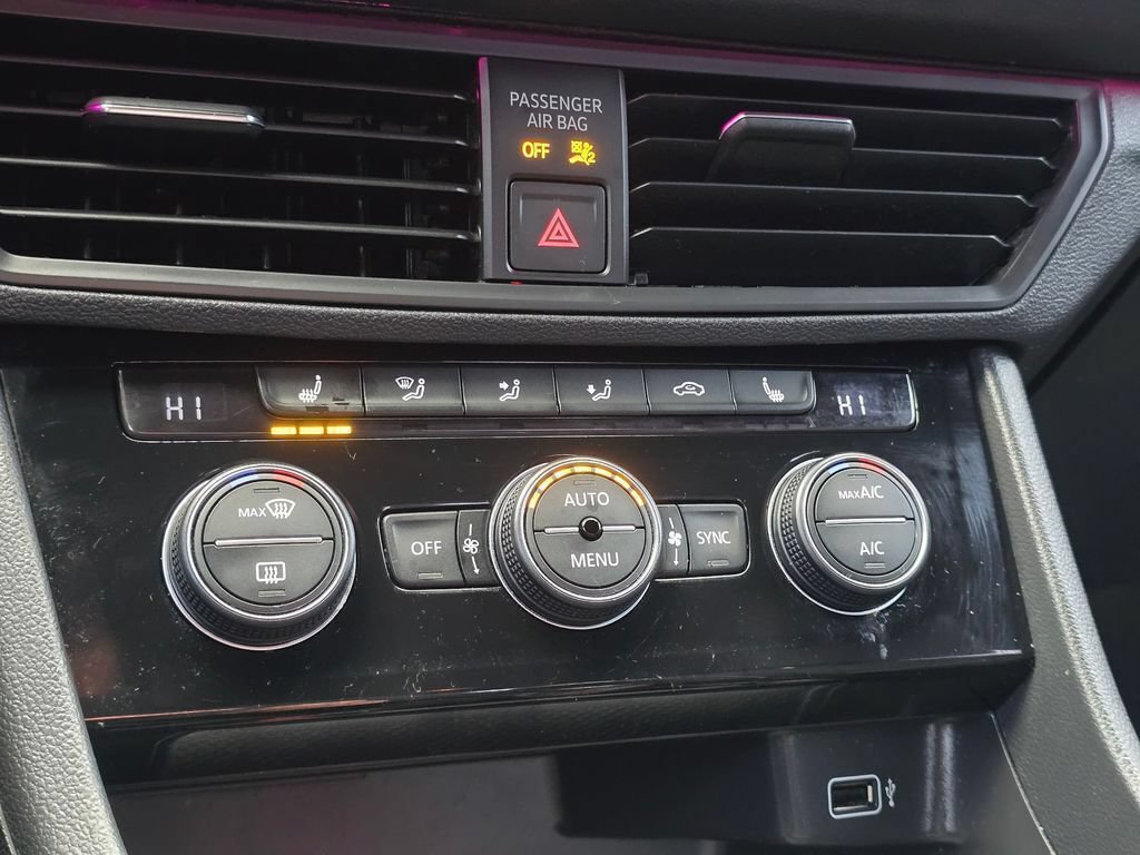 Used 2019 Volkswagen Jetta GLI FWD image 34