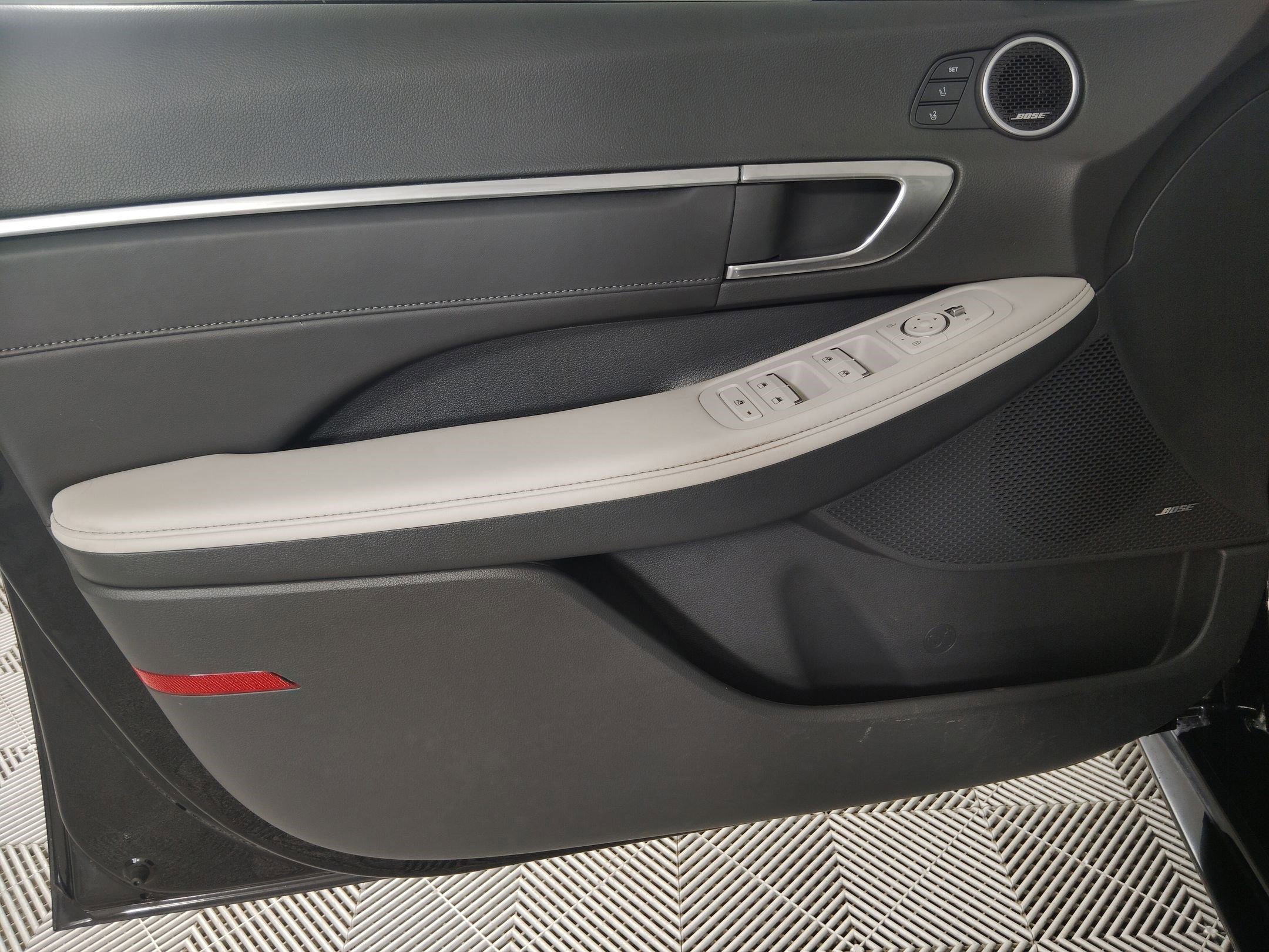 Used 2023 Hyundai Sonata Limited w/ Cargo Package image 13