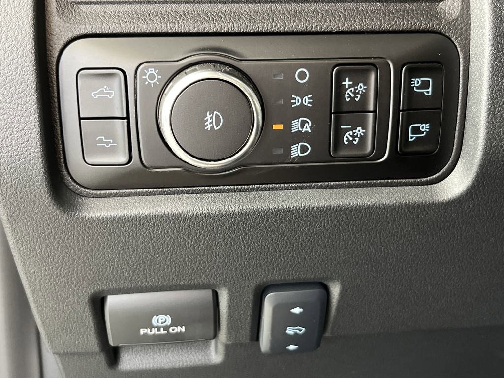 Certified 2025 Ford F350 Platinum image 25