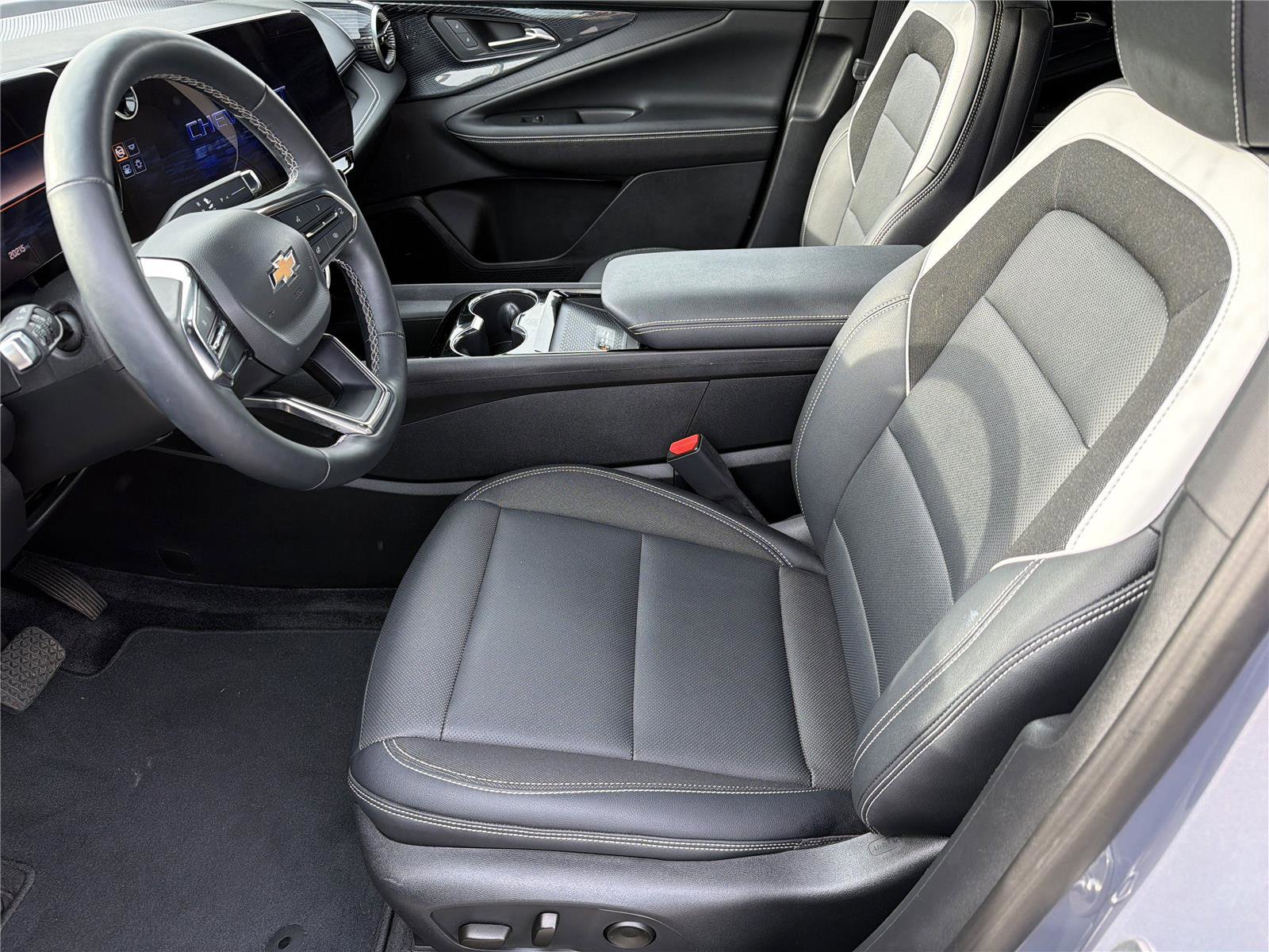Used 2024 Chevrolet Blazer EV LT AWD/4WD image 8