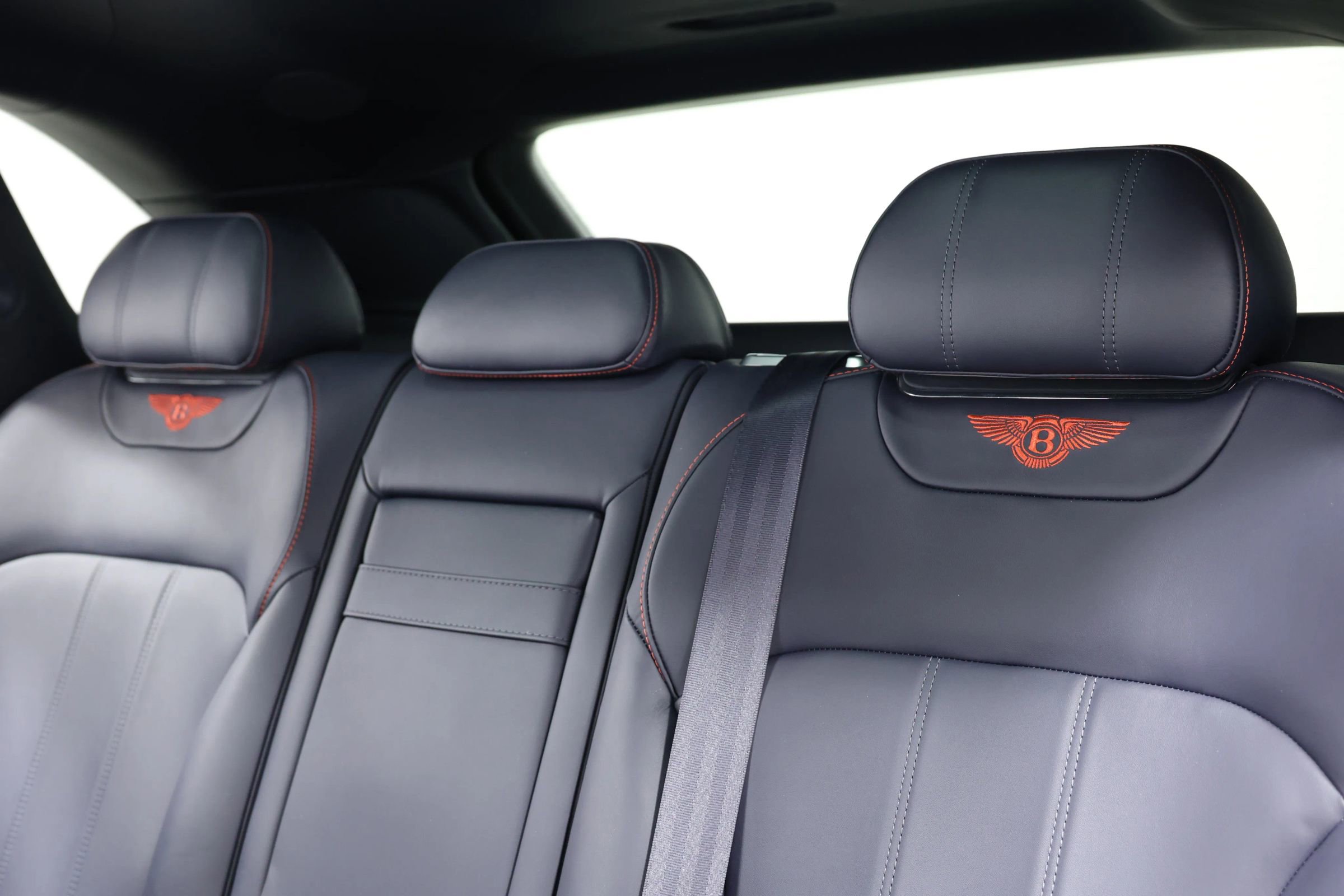 Used 2019 Bentley Bentayga AWD/4WD image 53