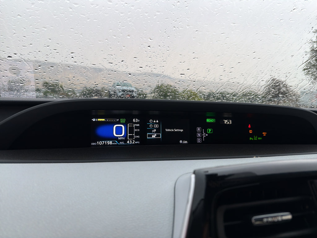 Used 2017 Toyota Prius Four Touring w/ Premium Convenience Package FWD image 3