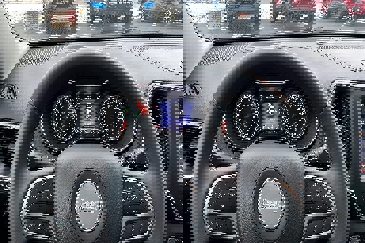 Used 2022 Jeep Cherokee Latitude Lux w/ Sun & Sound Group image 18