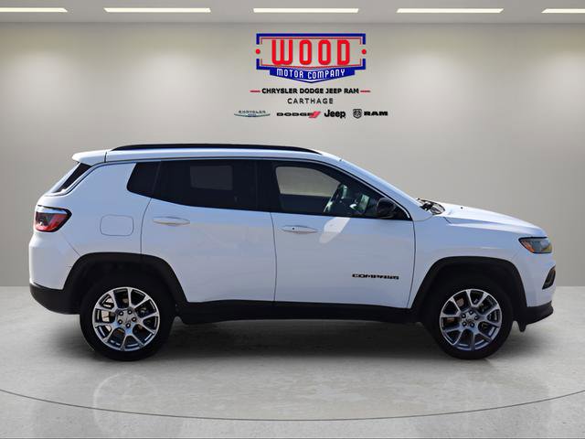 Used 2023 Jeep Compass Latitude image 2