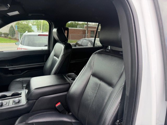 Used 2019 Ford Expedition XLT w/ Equipment Group 202A AWD/4WD image 9