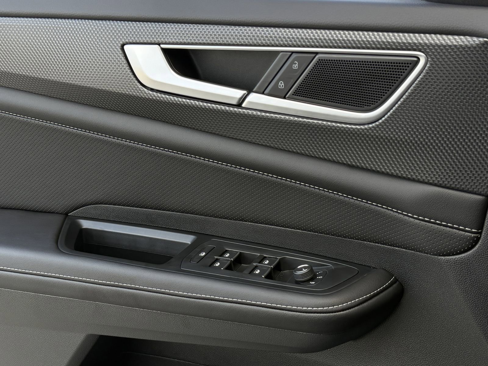 New 2026 Volkswagen Atlas Cross Sport SEL R-Line image 19