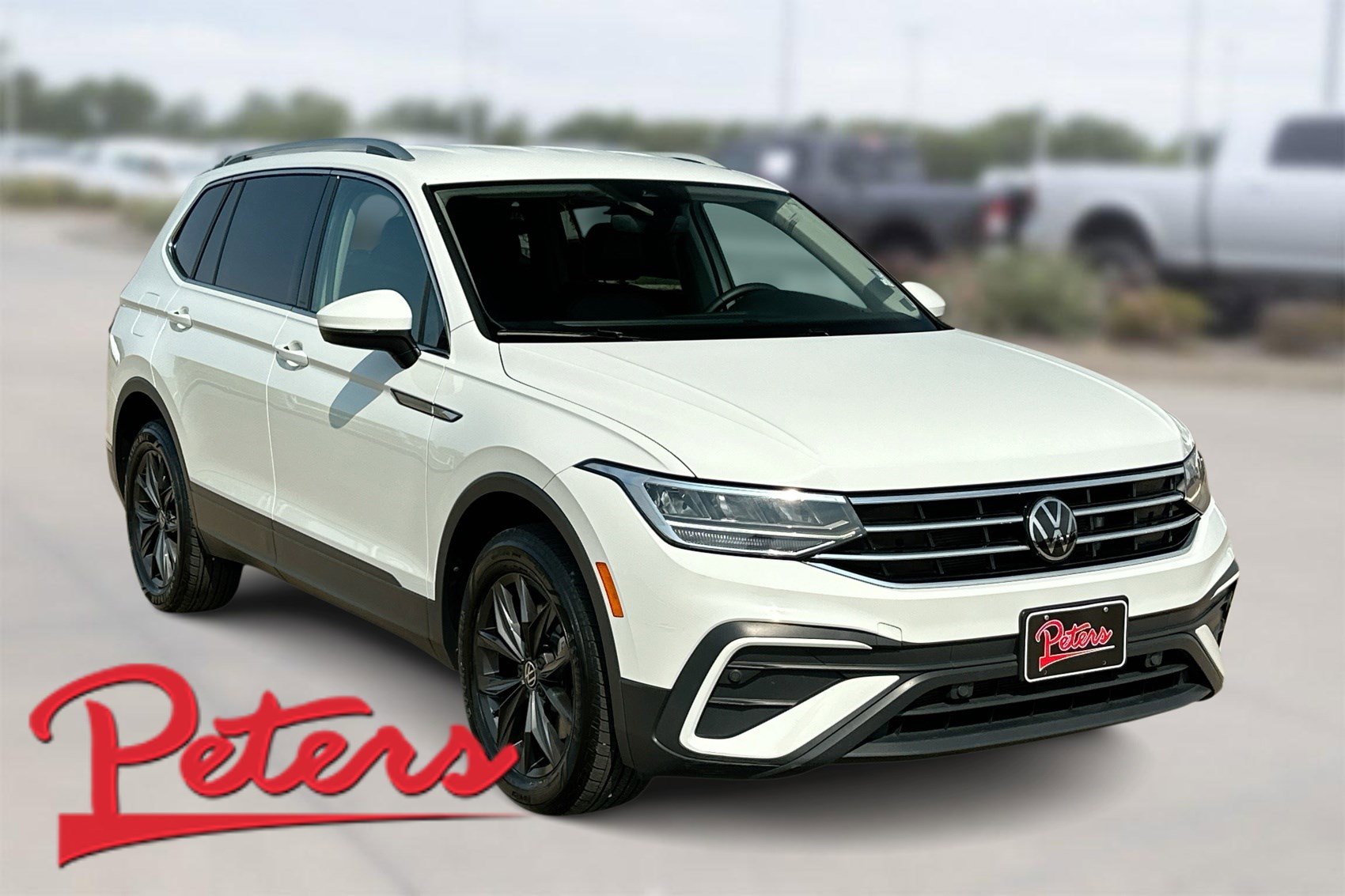 Used 2024 Volkswagen Tiguan SE FWD image 1