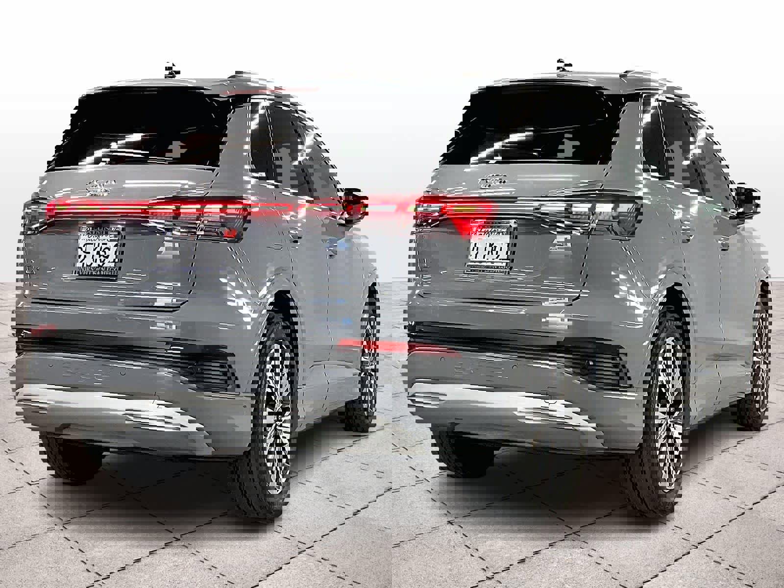 Used 2023 Audi Q4 e-tron Premium Plus w/ Premium Plus image 14