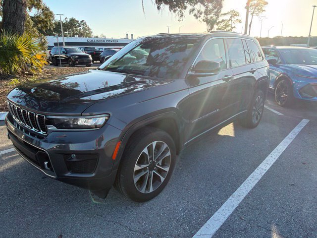 Used 2022 Jeep Grand Cherokee Overland w/ Luxury Tech Group IV RWD image 10