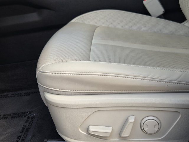 Certified 2025 Kia Sorento EX w/ Panoramic Sunroof Package FWD image 24