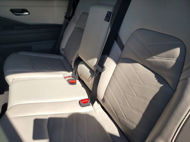 Certified 2022 Nissan Pathfinder Platinum w/ Cargo Package image 15