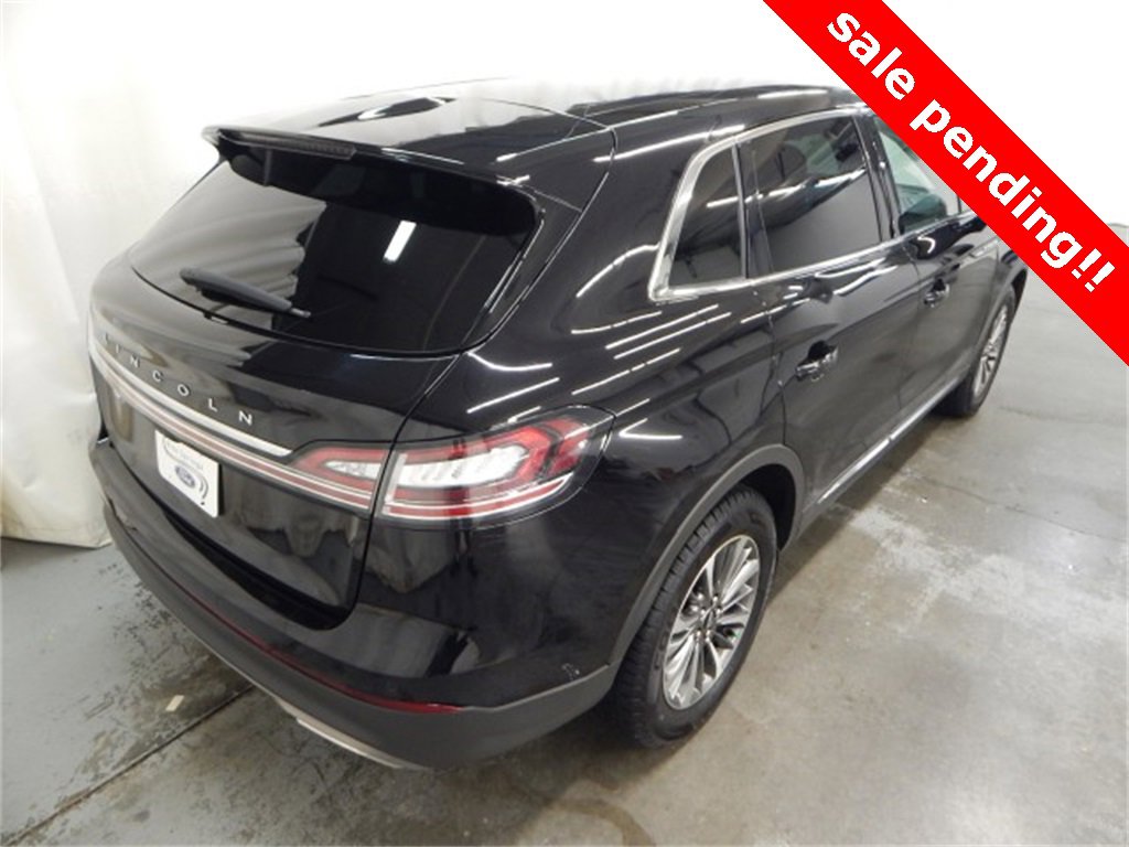 Used 2023 Lincoln Nautilus AWD w/ Premium Package image 3